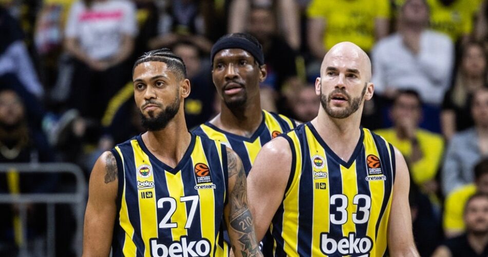 ISTANBUL, TURKEY - MAY 03: Tyler Dorsey, #27, Nick Calathes, #33 , Nigel Hayes Davis, #11  and Tonye Jekiri, #22 of Fenerbahce Beko Istanbul during the 2022/2023 Turkish Airlines EuroLeague Play Offs Game 3 match between Fenerbahce Beko Istanbul and Olympiacos Piraeus at Ulker Sports and Event Hall on May 03, 2023 in Istanbul, Turkey. (Photo by Tolga Adanali/Euroleague Basketball via Getty Images)